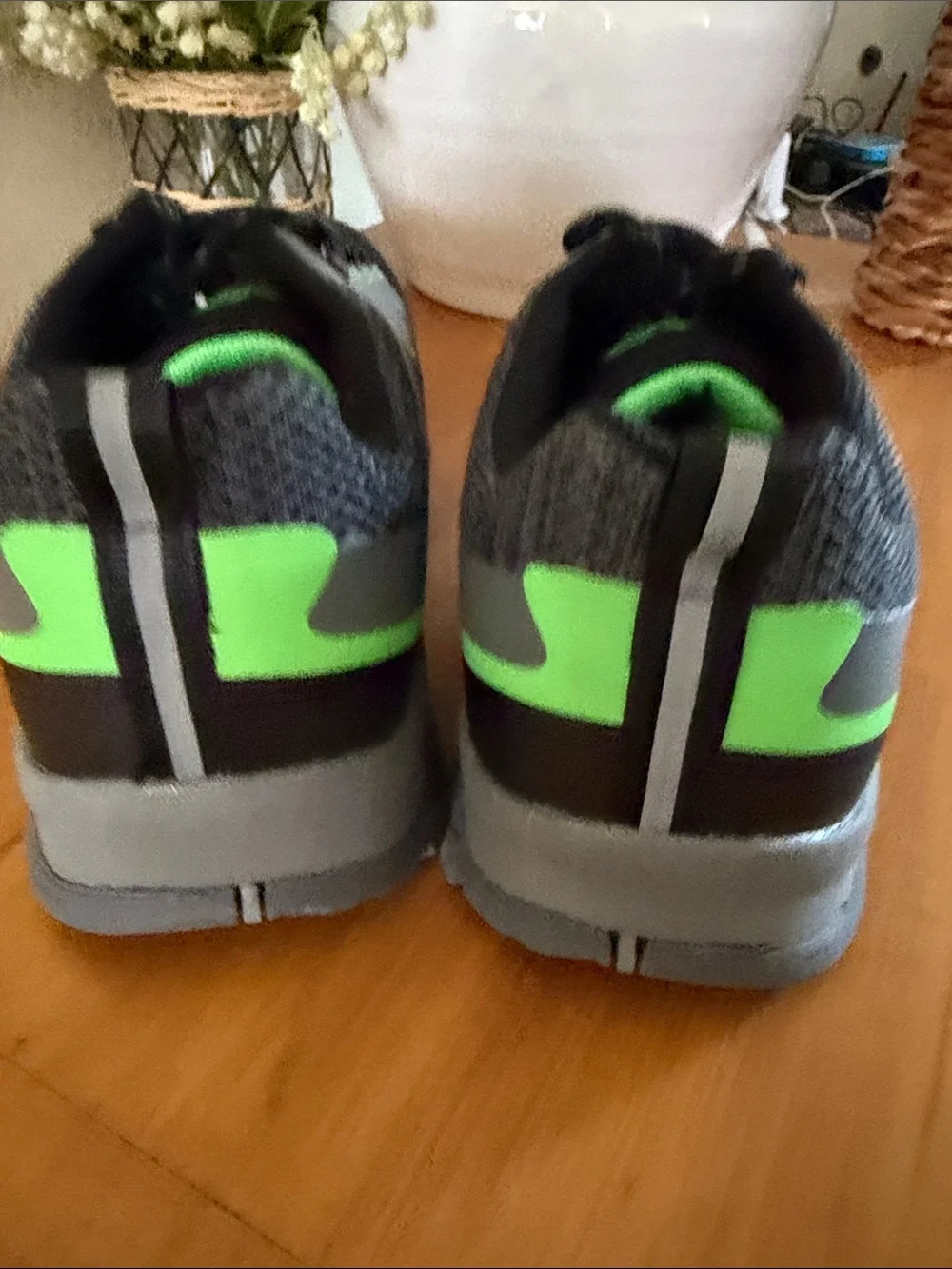 XRAY Men's Gray Athletic Trail Shoes with Green Accents